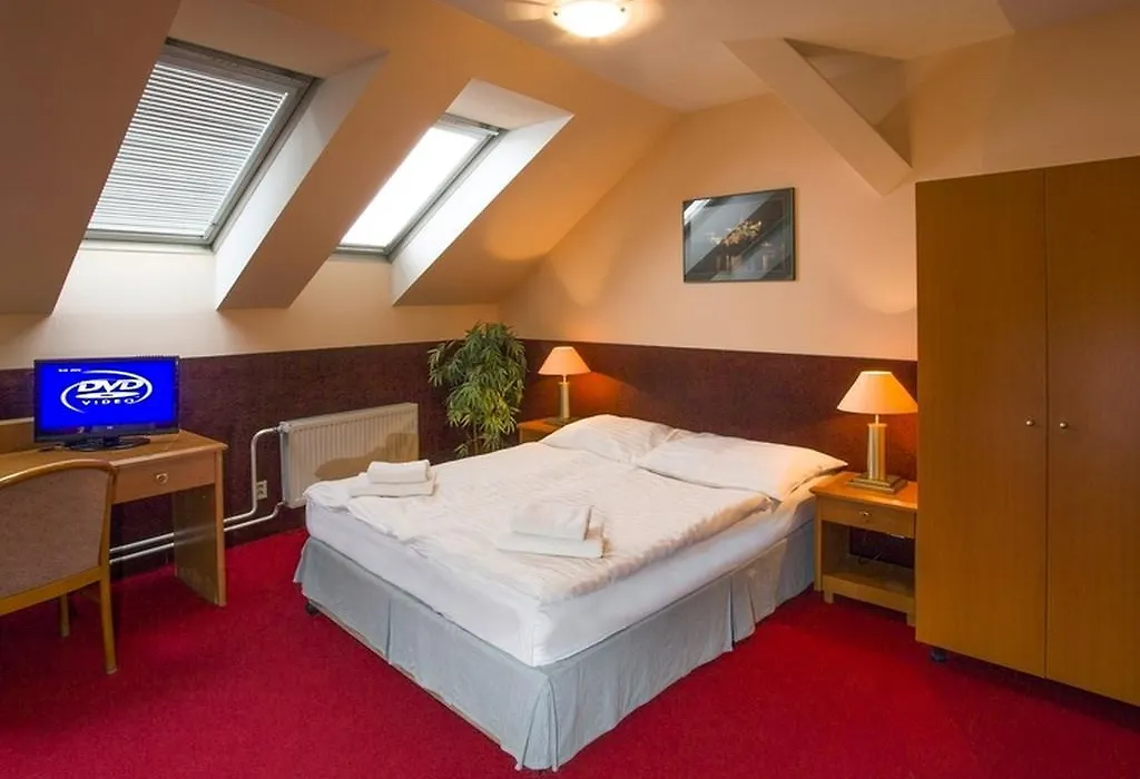 A Plus Hotel & Hostel-1